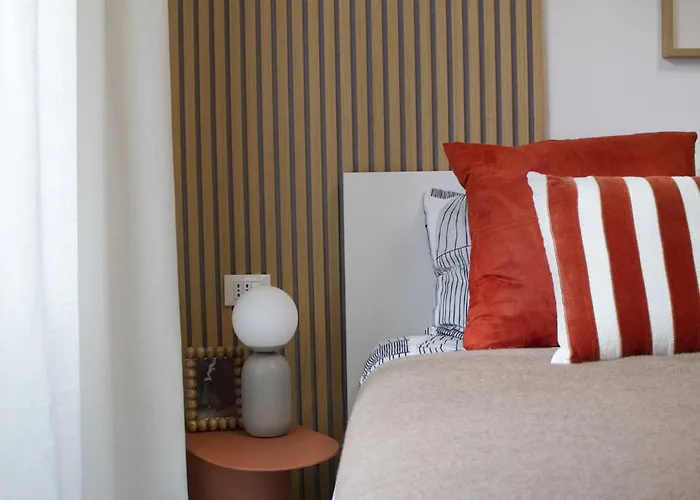 Apartament Yr Dergano - 1 Min Walk To Metro Mediolan